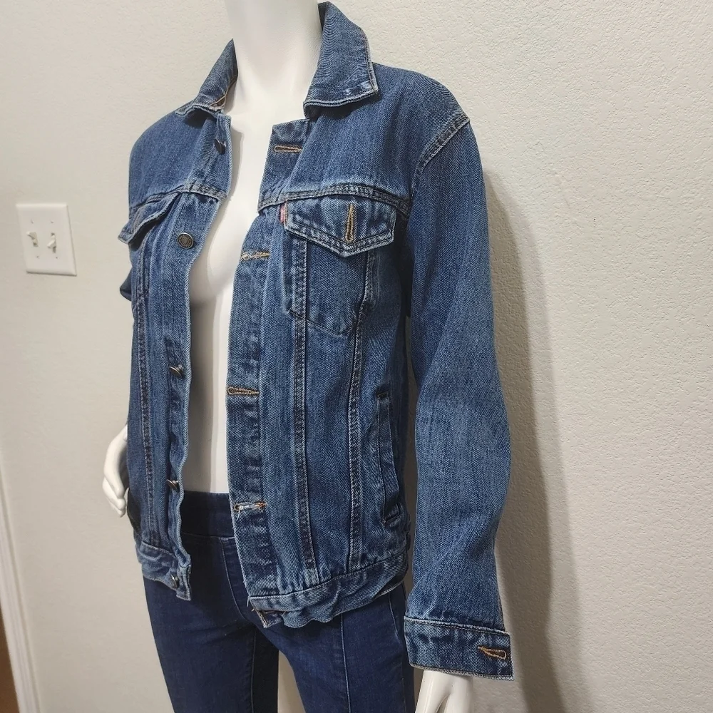 Levis levi blue